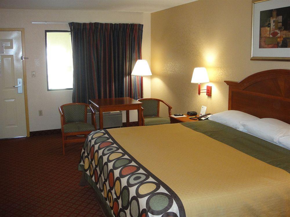 Super 8 By Wyndham Prattville Montgomery Extérieur photo